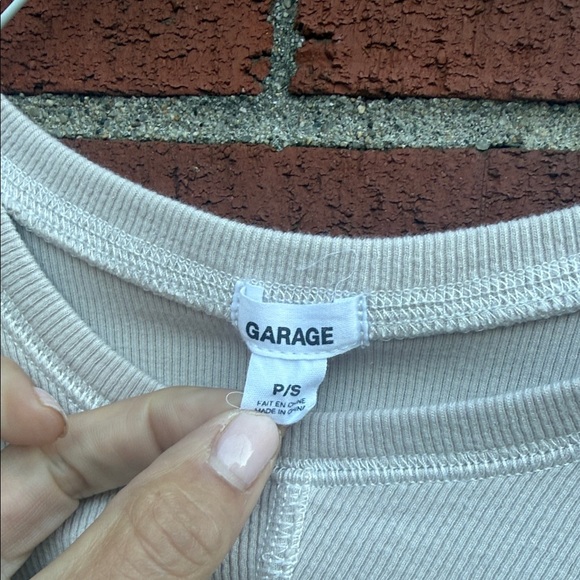 Garage Women’s Ribbed Long Sleeve Cropped Top Beige Seam Detail Size XS/S - Picture 3 of 6